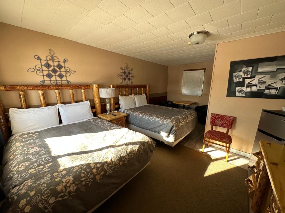 Pinecrest Motel Nipigon Exterior foto