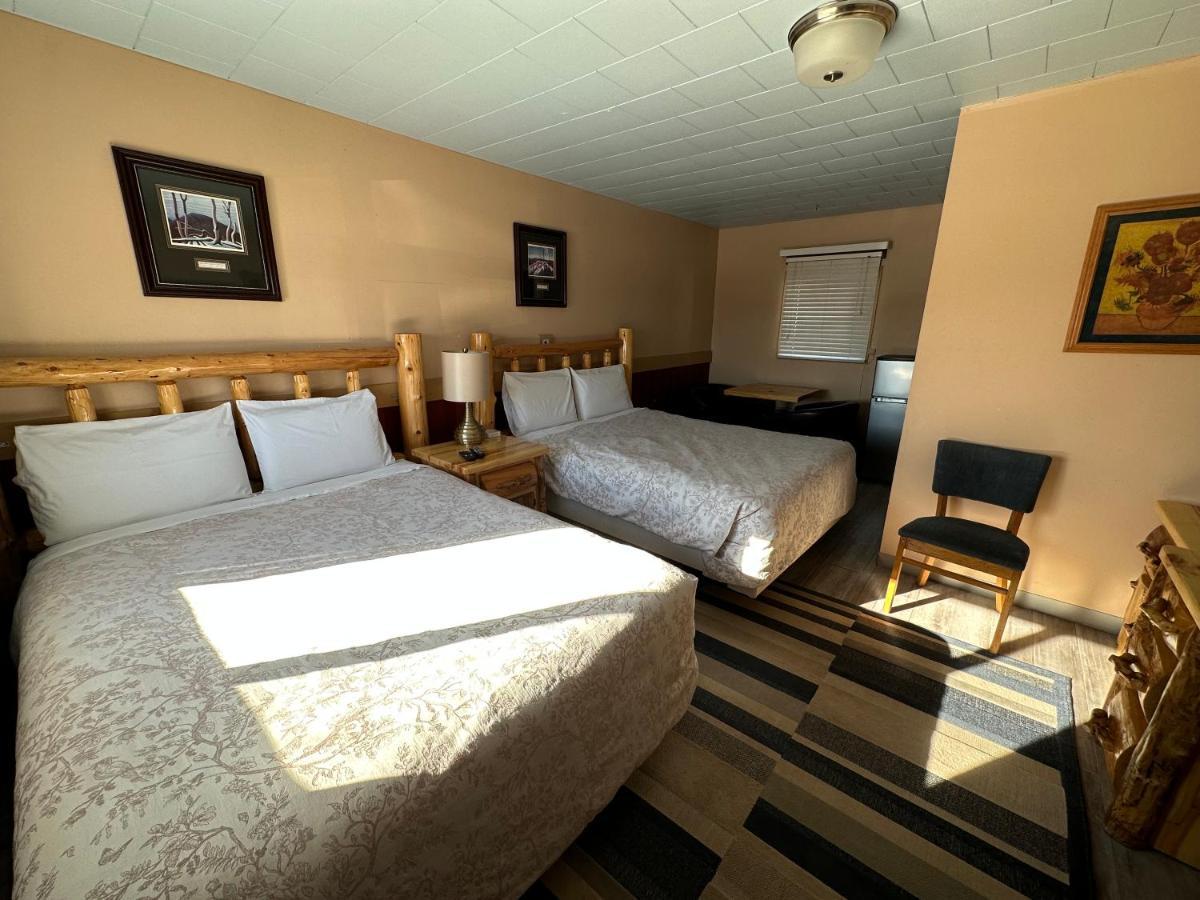 Pinecrest Motel Nipigon Exterior foto
